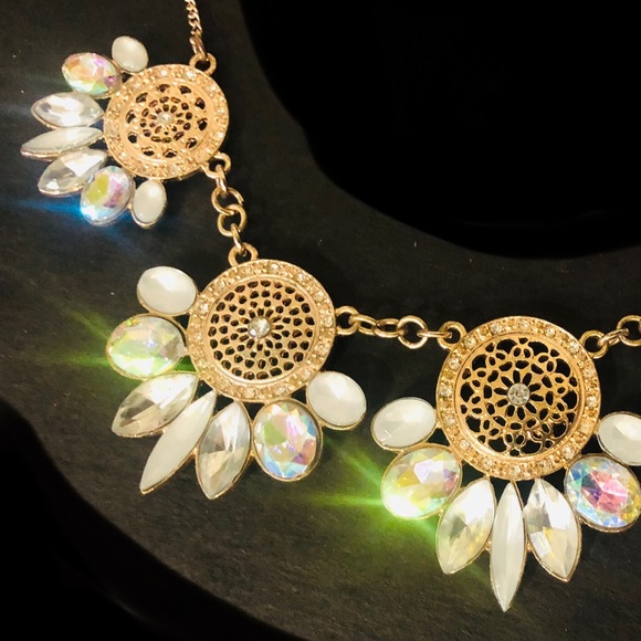 Faux crystal necklace & dangle rose gold fringe earrings set - Picture 3 of 8